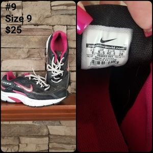 Women's Nike Shoes Size 9